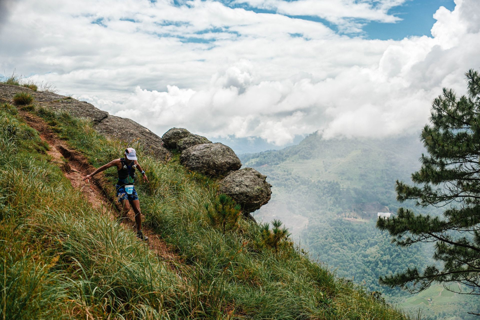 CHIANG MAI by UTMB 2025 フイニッシャーズベスト&シャツ UTMB World Series concludes 2025 season with a two-week